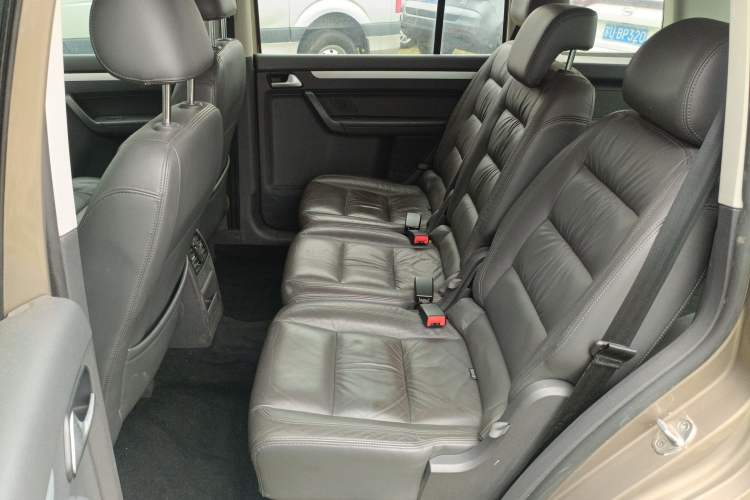 Used Volkswagen Touran 2015 1.4T DSG Comfort Edition 5 Seats Left Rear Seat