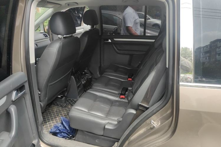 Used Volkswagen Touran 2015 1.4T DSG Comfort Edition 5 Seats Left Rear Seat