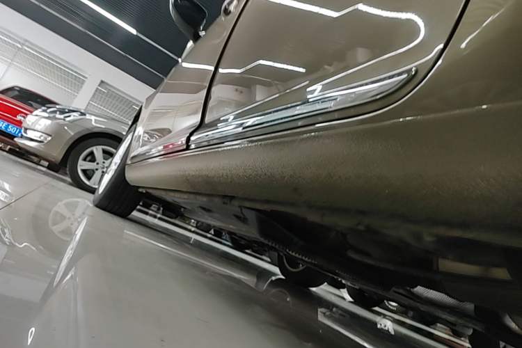 Used Volkswagen Touran 2015 1.4T DSG Comfort Edition 5 Seats Left Side Sill