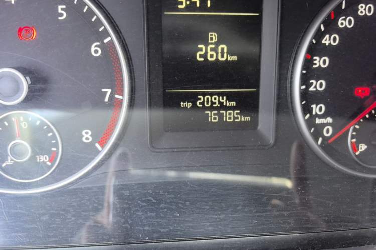 Used Volkswagen Touran 2015 1.4T Manual Fashion Edition 5-Seater Odometer Close Up