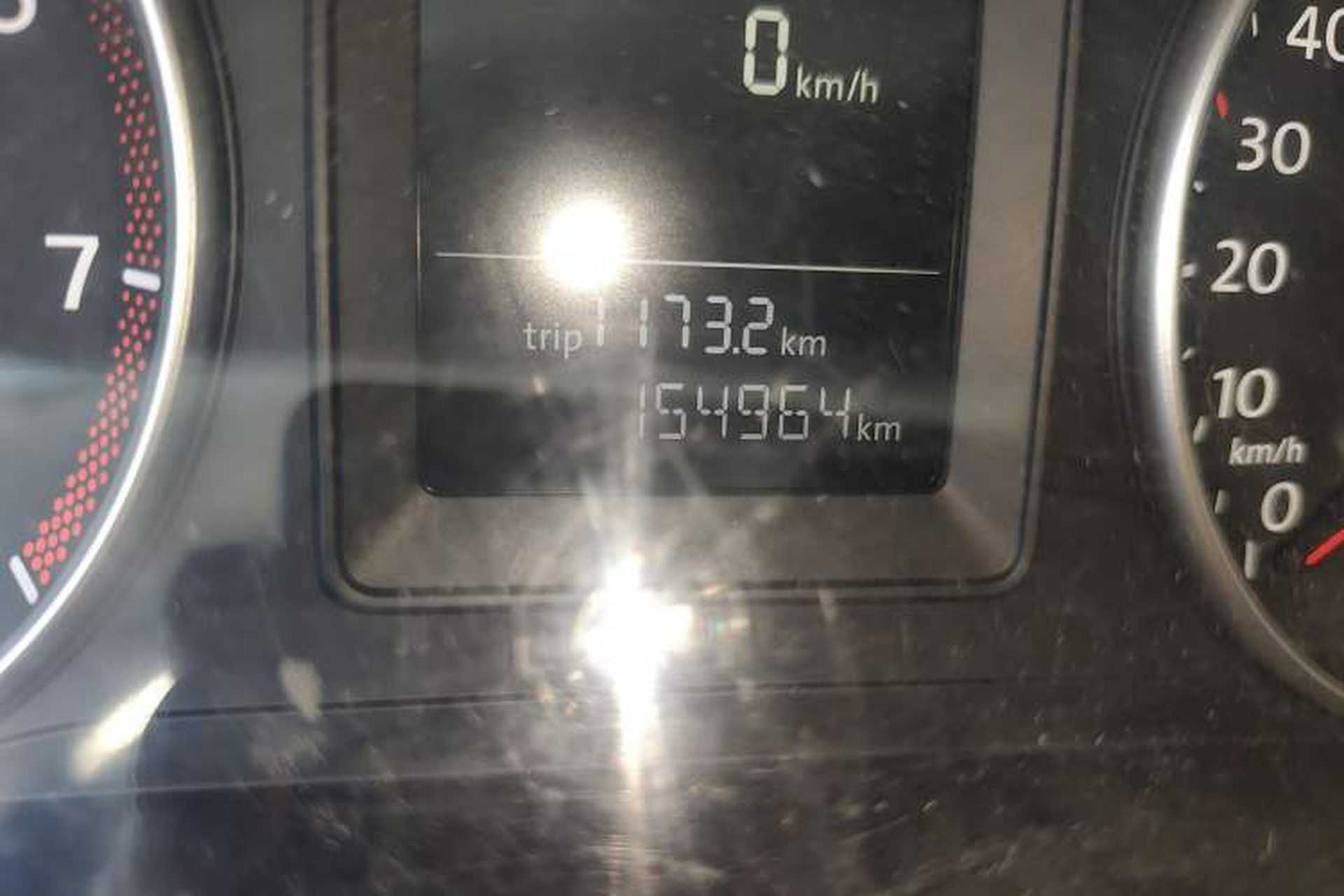 Used Volkswagen Touran 2015 1.4T Manual Fashion Edition 5-Seater Odometer Close Up