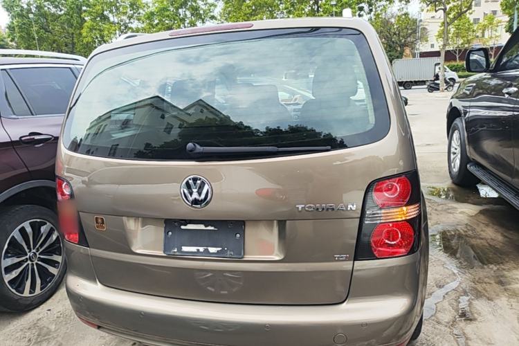 Used Volkswagen Touran 2015 1.4T DSG Comfort Edition 5 Seats Rear