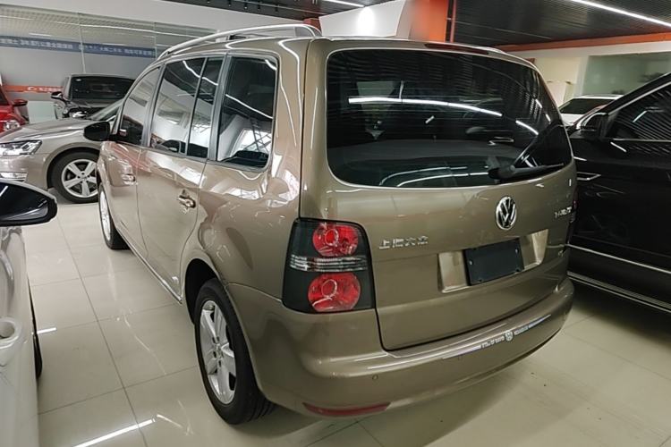 Used Volkswagen Touran 2015 1.4T DSG Comfort Edition 5 Seats Rear Left 45 Deg