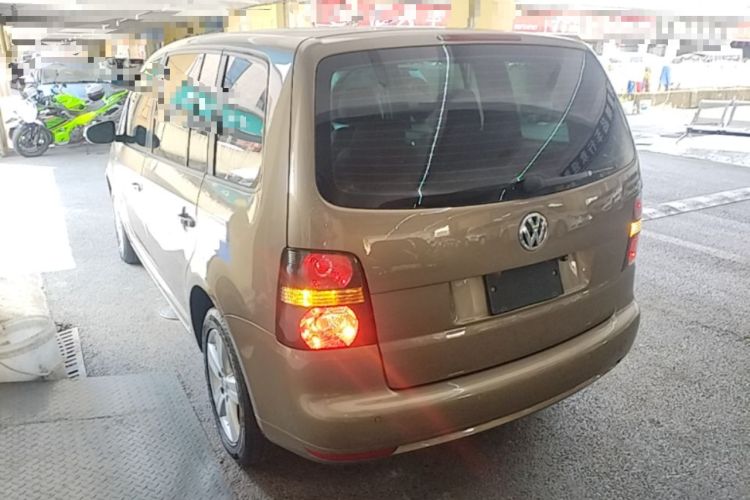 Used Volkswagen Touran 2015 1.4T Manual Fashion Edition 5-Seater Rear Left 45 Deg