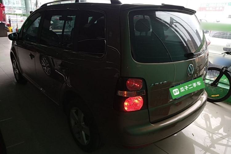 Used Volkswagen Touran 2015 1.4T DSG Comfort Edition 5 Seats Rear Left 45 Deg