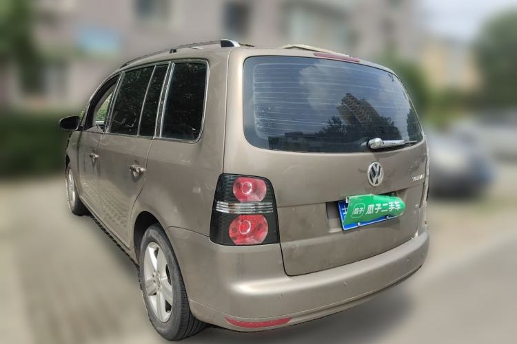 Used Volkswagen Touran 2015 1.4T DSG Comfort Edition 5 Seats Rear Left 45 Deg