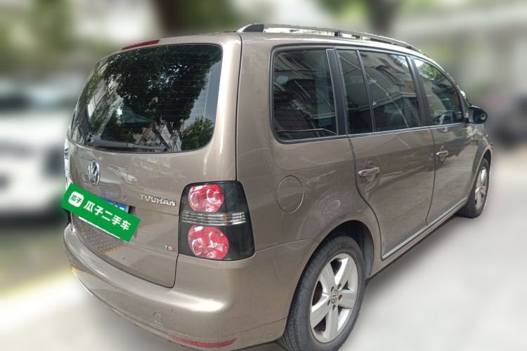 Used Volkswagen Touran 2015 1.4T DSG Comfort Edition 5 Seats Rear Right 45 Deg