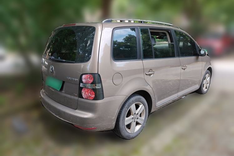 Used Volkswagen Touran 2015 1.4T DSG Comfort Edition 5 Seats Rear Right 45 Deg