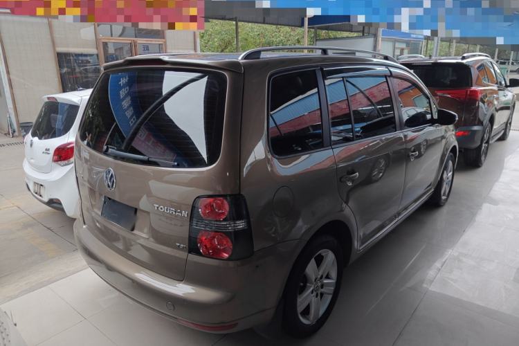 Used Volkswagen Touran 2015 1.4T DSG Comfort Edition 5 Seats Rear Right 45 Deg