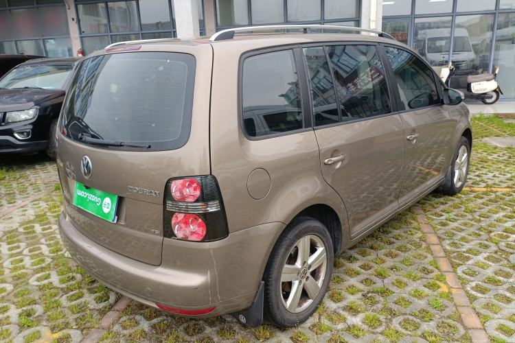 Used Volkswagen Touran 2015 1.4T DSG Comfort Edition 5 Seats Rear Right 45 Deg