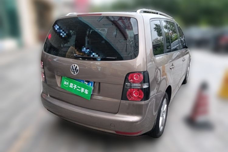 Used Volkswagen Touran 2015 1.4T DSG Comfort Edition 5 Seats Rear Right 45 Deg