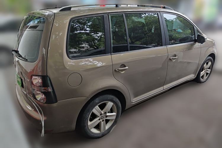 Used Volkswagen Touran 2015 1.4T Manual Comfort Edition 5-Seater Rear Right 45 Deg