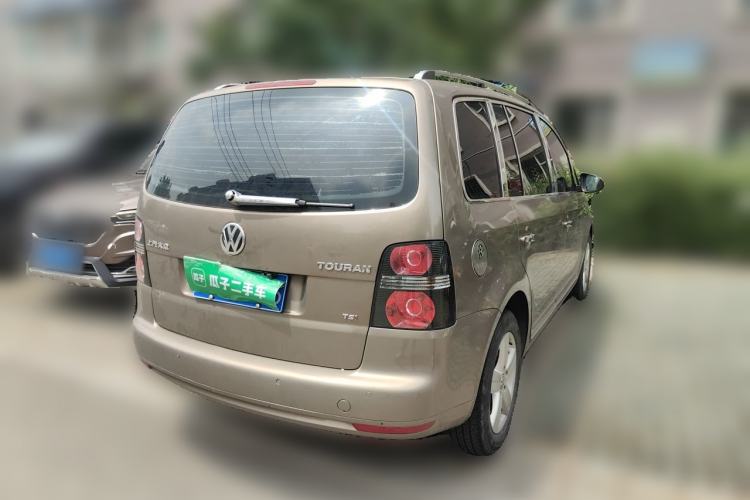Used Volkswagen Touran 2015 1.4T DSG Comfort Edition 5 Seats Rear Right 45 Deg