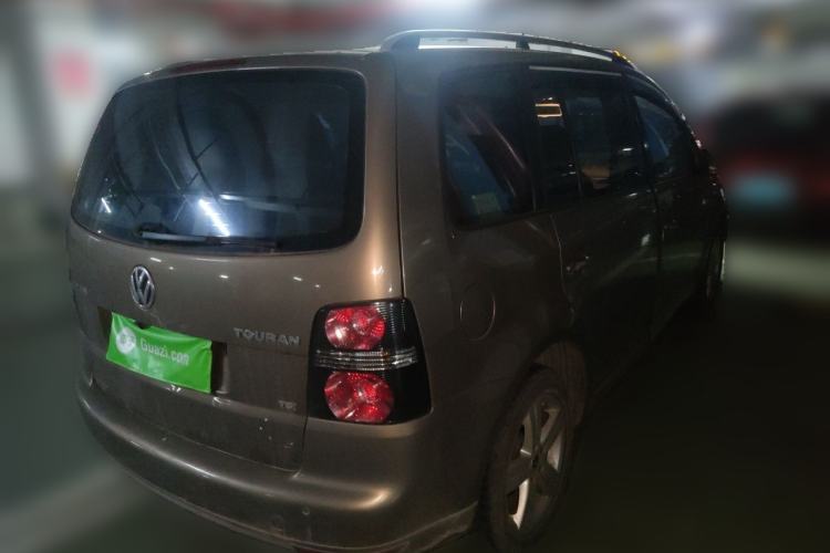 Used Volkswagen Touran 2015 1.4T DSG Comfort Edition 5 Seats Rear Right 45 Deg