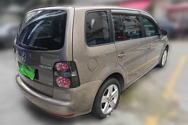 Used Volkswagen Touran 2015 1.4T Manual Fashion Edition 5-Seater Rear Right 45 Deg