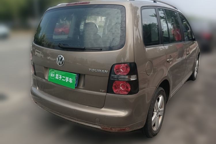 Used Volkswagen Touran 2015 1.4T DSG Comfort Edition 5 Seats Rear Right 45 Deg