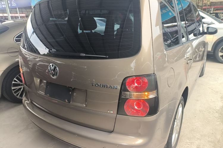 Used Volkswagen Touran 2015 1.4T DSG Comfort Edition 5 Seats Rear Right 45 Deg