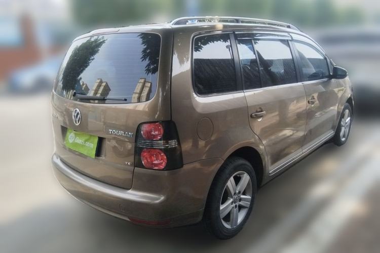 Used Volkswagen Touran 2015 1.4T DSG Comfort Edition 5 Seats Rear Right 45 Deg