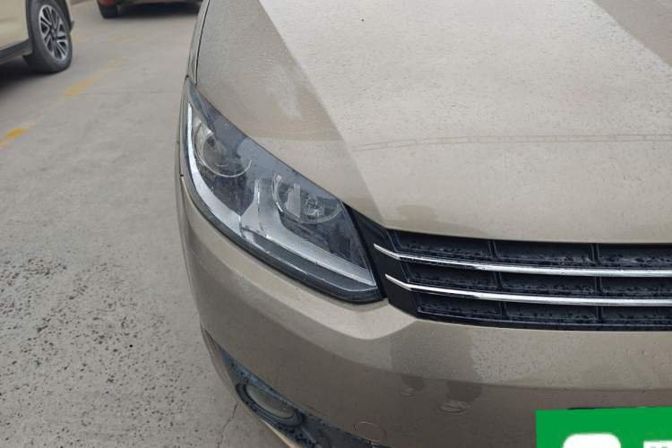 Used Volkswagen Touran 2015 1.4T DSG Comfort Edition 5 Seats Right Front Headlight