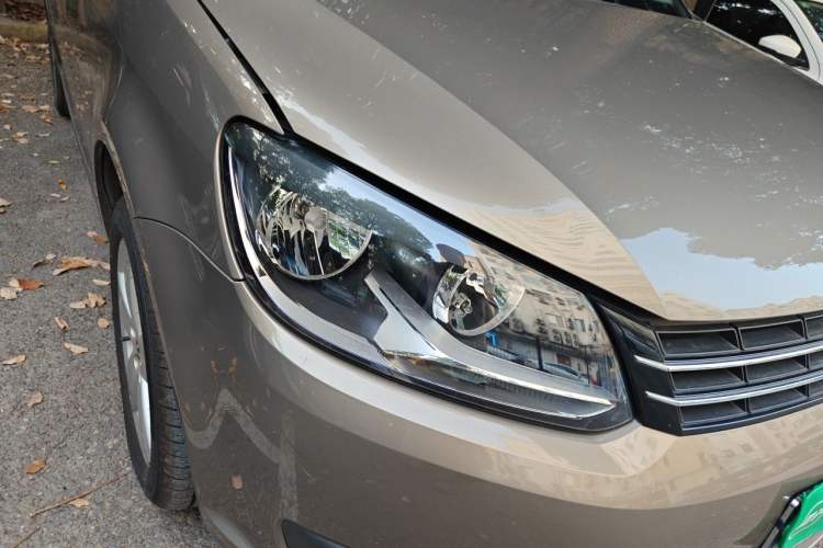 Used Volkswagen Touran 2015 1.4T DSG Comfort Edition 5 Seats Right Front Headlight