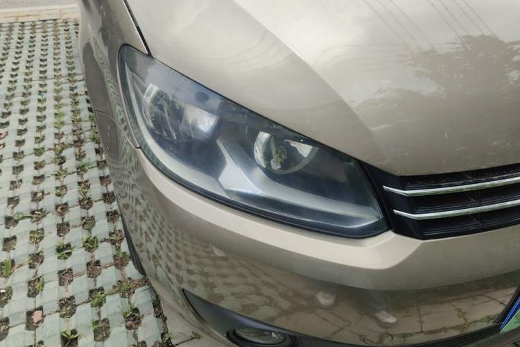 Used Volkswagen Touran 2015 1.4T DSG Comfort Edition 5 Seats Right Front Headlight