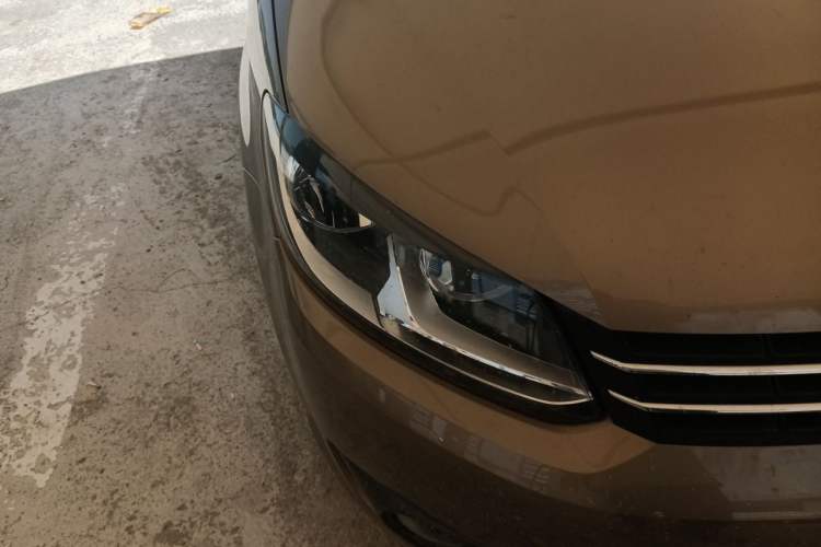 Used Volkswagen Touran 2015 1.4T DSG Comfort Edition 5 Seats Right Front Headlight