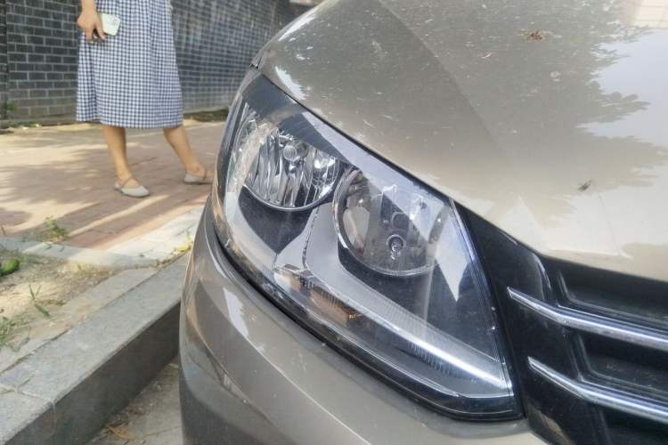 Used Volkswagen Touran 2015 1.4T DSG Comfort Edition 5 Seats Right Front Headlight