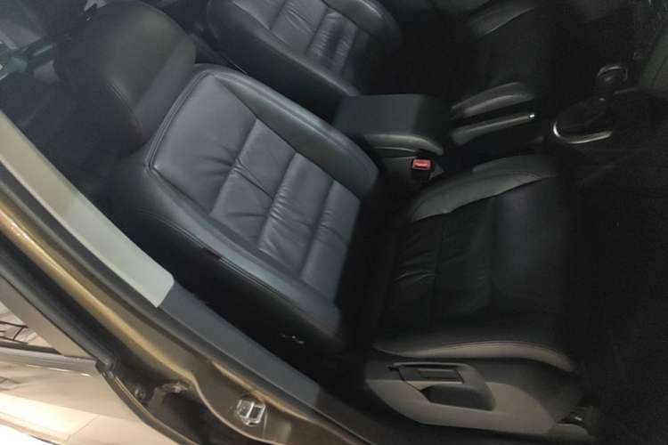 Used Volkswagen Touran 2015 1.4T DSG Comfort Edition 5 Seats Right Front Seat