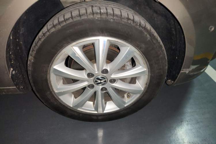 Used Volkswagen Touran 2015 1.4T DSG Flagship Edition 5-seater Right Front Wheel Hub