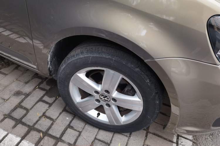 Used Volkswagen Touran 2015 1.4T Manual Comfort Edition 5-Seater Right Front Wheel Hub