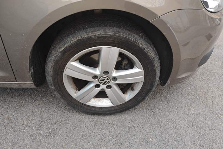 Used Volkswagen Touran 2015 1.4T Manual Fashion Edition 5-Seater Right Front Wheel Hub