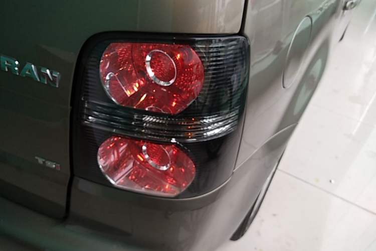 Used Volkswagen Touran 2015 1.4T DSG Comfort Edition 5 Seats Right Rear Taillight