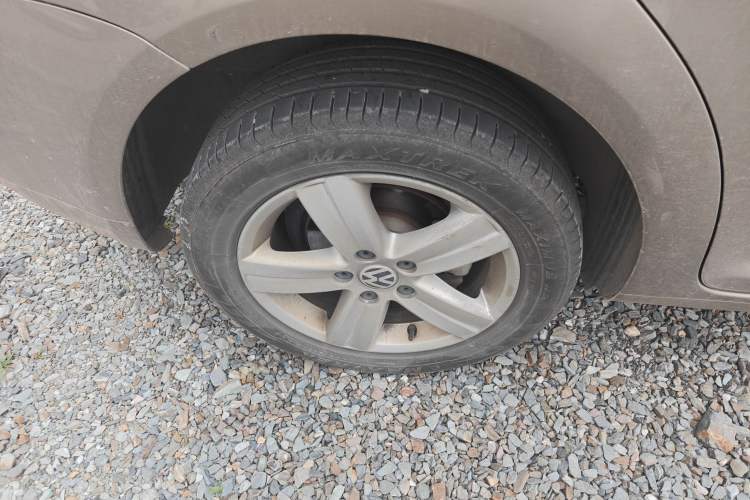 Used Volkswagen Touran 2015 1.4T Manual Fashion Edition 5-Seater Right Rear Wheel Hub