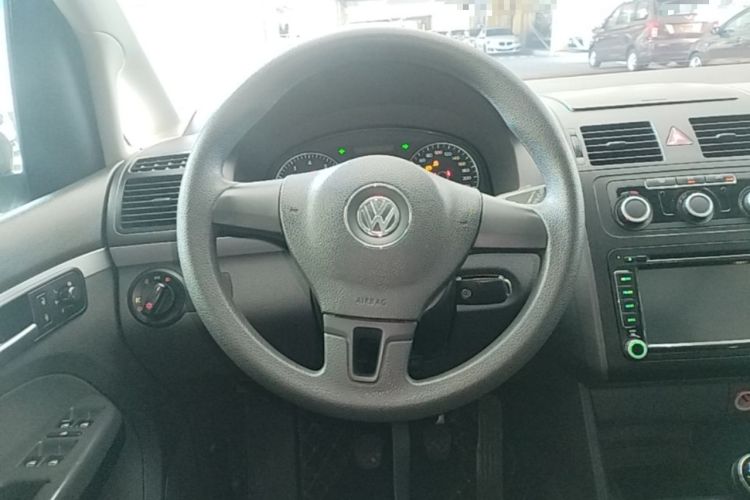 Used Volkswagen Touran 2015 1.4T Manual Fashion Edition 5-Seater Steering Wheel