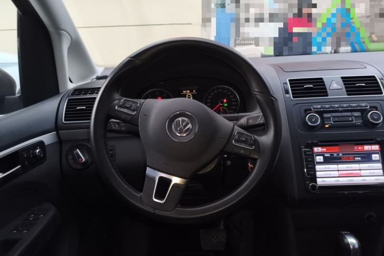 Used Volkswagen Touran 2015 1.4T DSG Luxury Edition 5-Seater Steering Wheel