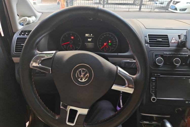 Used Volkswagen Touran 2015 1.4T DSG Comfort Edition 5 Seats Steering Wheel