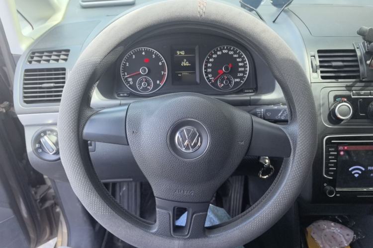 Used Volkswagen Touran 2015 1.4T Manual Fashion Edition 5-Seater Steering Wheel