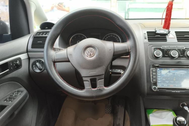 Used Volkswagen Touran 2015 1.4T Manual Fashion Edition 5-Seater Steering Wheel
