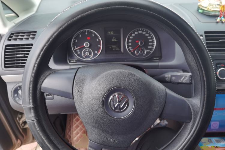Used Volkswagen Touran 2015 1.4T Manual Fashion Edition 5-Seater Steering Wheel