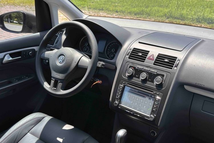 Used Volkswagen Touran 2015 1.4T DSG Comfort Edition 5 Seats Steering Wheel