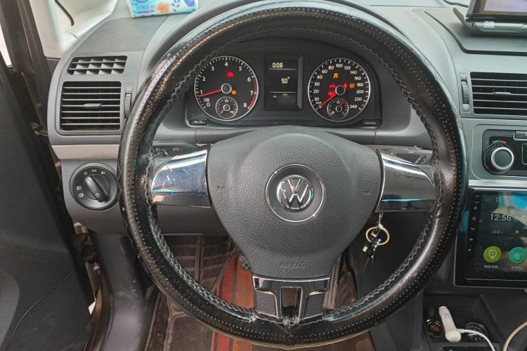 Used Volkswagen Touran 2015 1.4T Manual Fashion Edition 5-Seater Steering Wheel