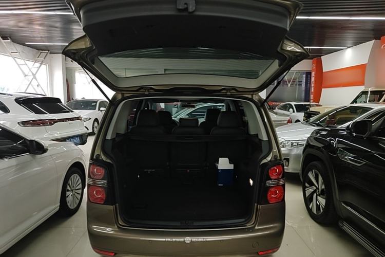 Used Volkswagen Touran 2015 1.4T DSG Comfort Edition 5 Seats Trunk