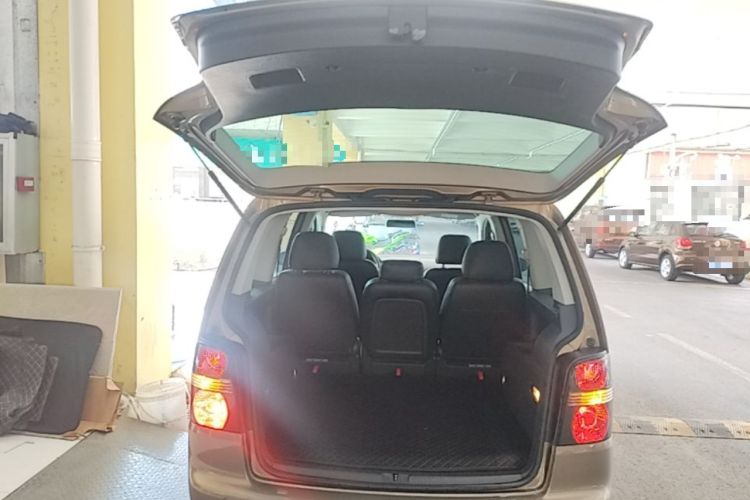 Used Volkswagen Touran 2015 1.4T Manual Fashion Edition 5-Seater Trunk