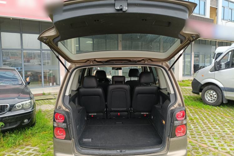 Used Volkswagen Touran 2015 1.4T DSG Comfort Edition 5 Seats Trunk