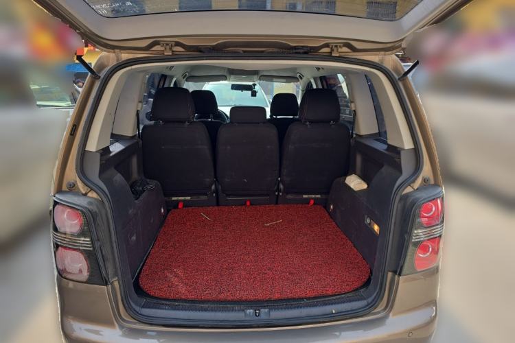 Used Volkswagen Touran 2015 1.4T Manual Fashion Edition 5-Seater Trunk
