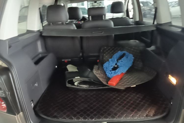 Used Volkswagen Touran 2015 1.4T DSG Comfort Edition 5 Seats Trunk