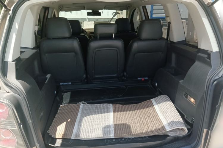 Used Volkswagen Touran 2015 1.4T DSG Comfort Edition 5 Seats Trunk