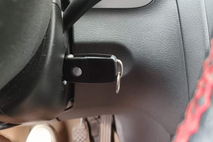 Used Volkswagen Touran 2015 1.4T Manual Fashion Edition 5-Seater Vehicle Key