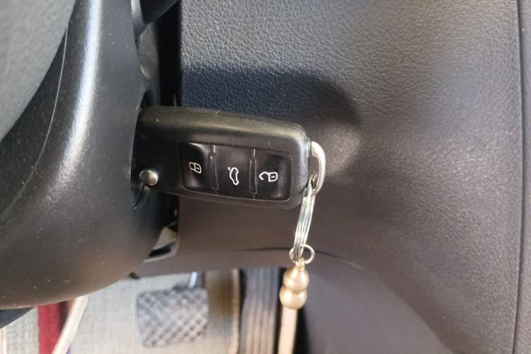 Used Volkswagen Touran 2015 1.4T DSG Comfort Edition 5 Seats Vehicle Key