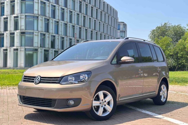 Used Volkswagen Touran 2015 1.4T DSG Comfort Edition 5 Seats Guazi used car, China used car export, Used car for sale, Used cars, Cheapest cars for sale